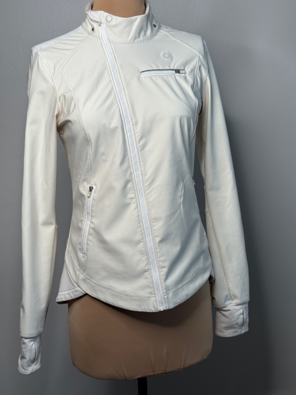 Vintage Hustle 1.0 Lululemon White Magnetic Jacket Asymmetrical Cuffins Moto 8 - Picture 4 of 5